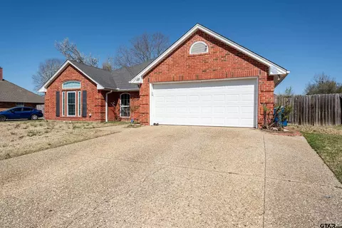 1709 Waterway Cv, Whitehouse, TX 75791