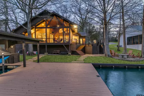 1607 Canadian Dr, Scroggins, TX 75480