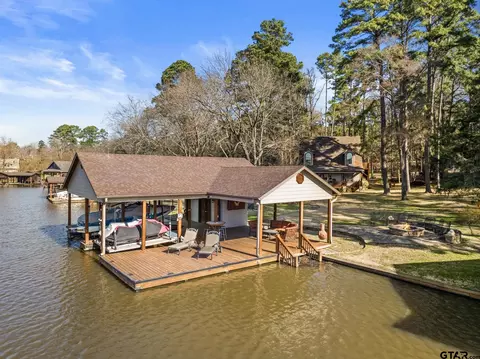 515 W Eagle Point Dr, Mount Vernon, TX 75457