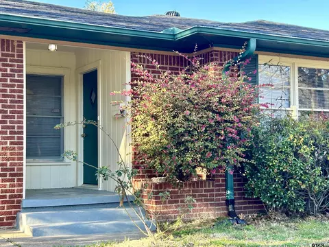 2326 Sampson, Tyler, TX 75701