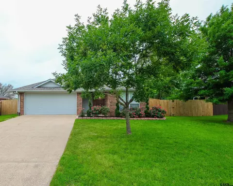 105 Ash Dr, Bullard, TX 75757