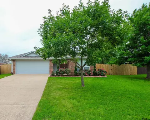 105 Ash Dr, Bullard, TX 75757