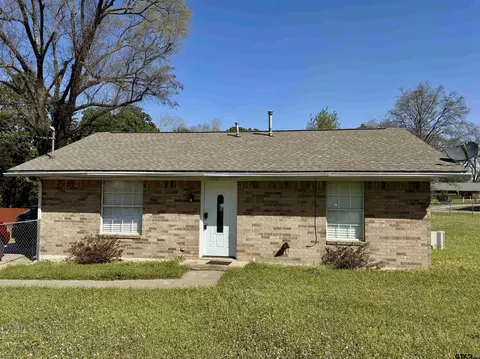 502 W 4th St, Mount Pleasant, TX 75455