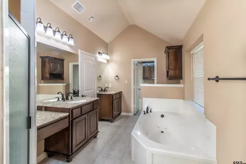 19510 Sara Ln, Flint, TX 75762 photo 17
