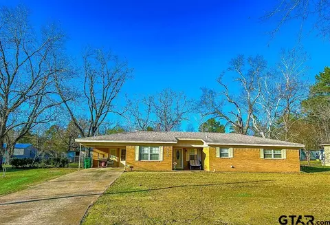213 Sherry Ln, Palestine, TX 75803