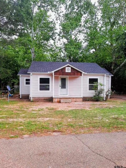 914 N Walnut St, Winnsboro, TX 75494