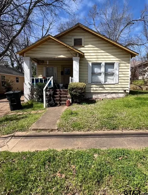 823 S Donnybrook Ave, Tyler, TX 75701