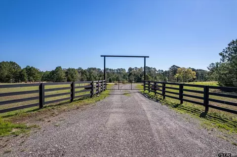 2574 Cr 222, Henderson, TX 75652