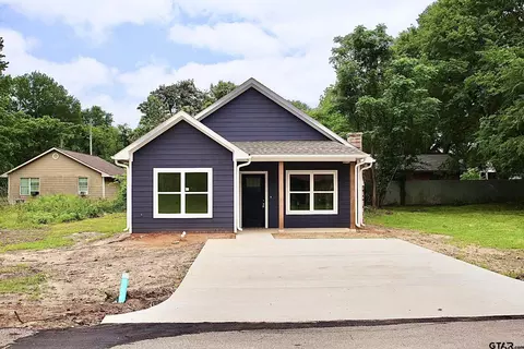 216 Lyons St, Pittsburg, TX 75686