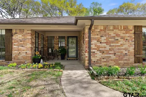 13196 Timber Creek Dr, Flint, TX 75762