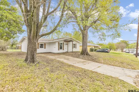 Exterior - 2324 E Devine, Tyler, TX 75701 photo 4 of 9