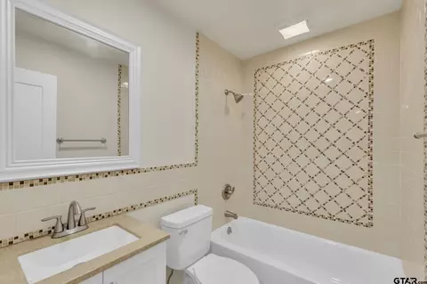 Bath - 2324 E Devine, Tyler, TX 75701 photo 2 of 2