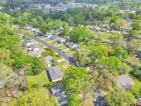 View/Area - 2324 E Devine, Tyler, TX 75701 photo 7 of 8
