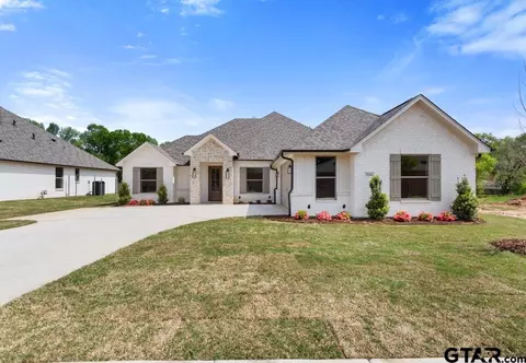5324 Hollytree Dr, Tyler, TX 75703