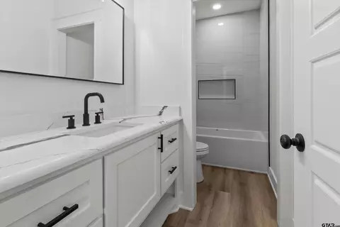 Bath - 2059 Locklear Ln, Tyler, TX 75703 photo 3 of 4