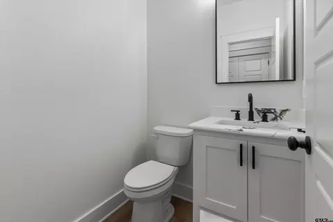 Bath - 2059 Locklear Ln, Tyler, TX 75703 photo 4 of 4