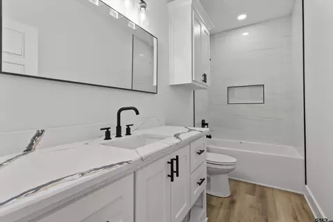 Bath - 2069 Locklear Ln, Tyler, TX 75703 photo 3 of 4