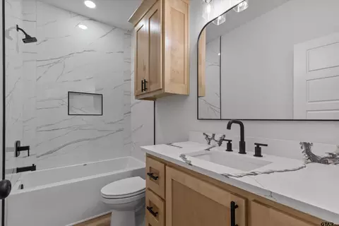 Bath - 2041 Locklear Ln, Tyler, TX 75703 photo 1 of 8