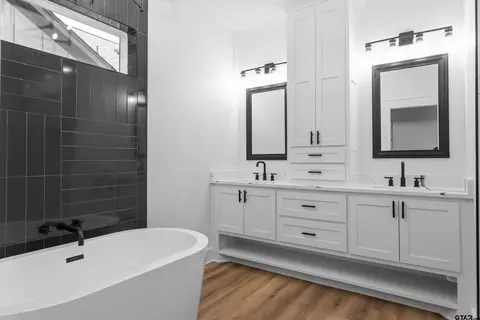 Bath - 2065 Locklear Ln, Tyler, TX 75703 photo 1 of 3