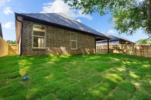 Exterior - 2065 Locklear Ln, Tyler, TX 75703 photo 4 of 5