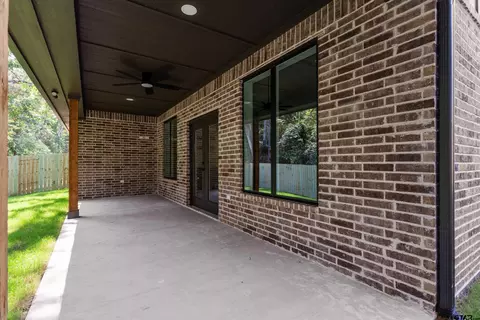 Exterior - 2047 Locklear Ln, Tyler, TX 75703 photo 4 of 5