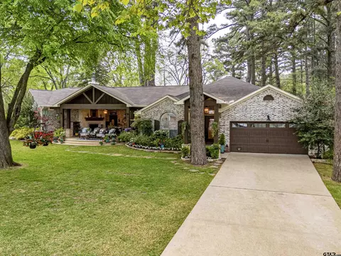 17469 Old River Rd, Flint, TX 75762