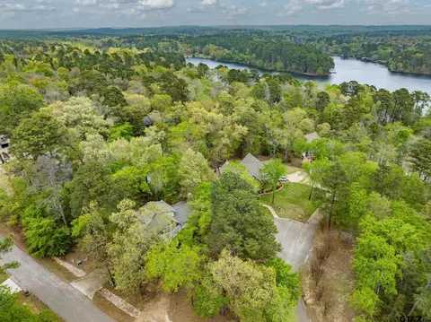 203 Lakewood Cir, Holly Lake Ranch, TX 75765