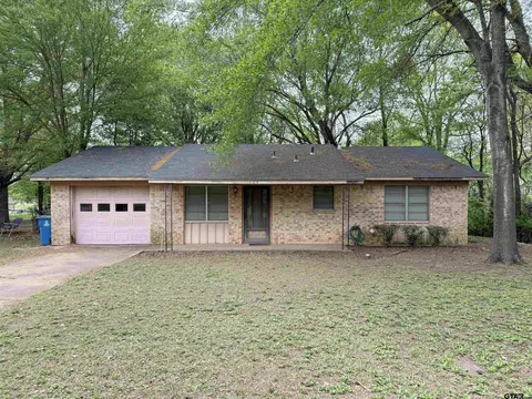 404 Garden Ln, Henderson, TX 75652