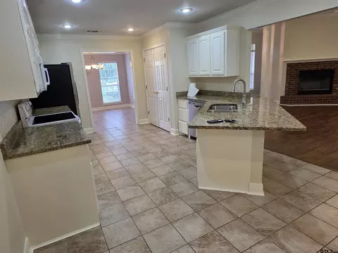 104 Codee Ct, Mount Pleasant, TX 75455 photo 7