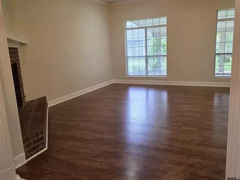 104 Codee Ct, Mount Pleasant, TX 75455 photo 4