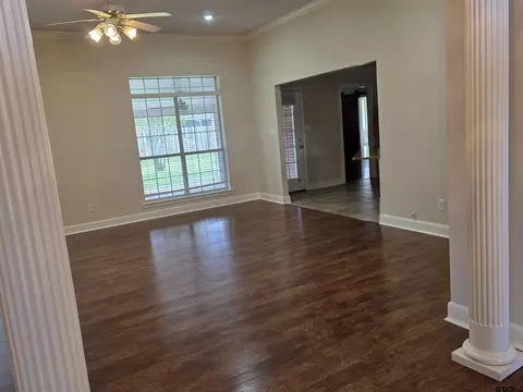 104 Codee Ct, Mount Pleasant, TX 75455 photo 3