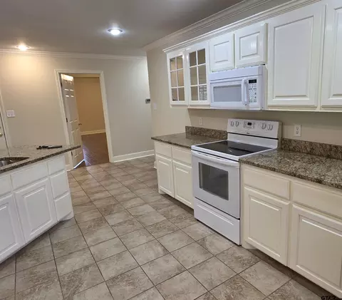 104 Codee Ct, Mount Pleasant, TX 75455 photo 8