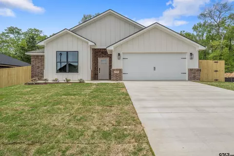16218 Crossing Cir, Lindale, TX 75771