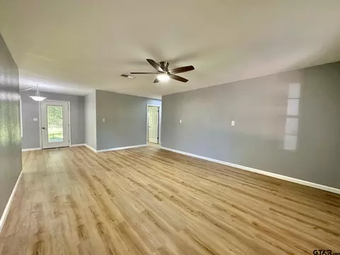 802 E Terrell Ave, Crockett, TX 75835 photo 6