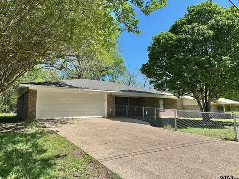 802 E Terrell Ave, Crockett, TX 75835 photo 3