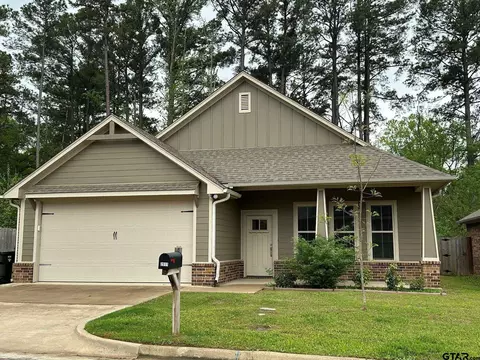 2911 Meadow Brook Trl, Tyler, TX 75701