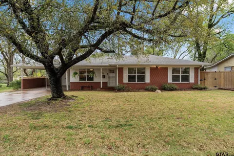 128 Oak Grove Dr, Sulphur Springs, TX 75482