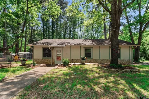 602 E South St, Overton, TX 75684