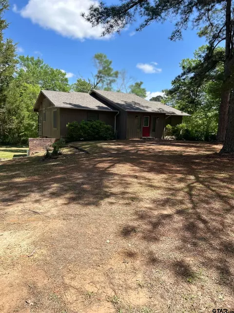 687 Fernbrook Ln, Marshall, TX 75672