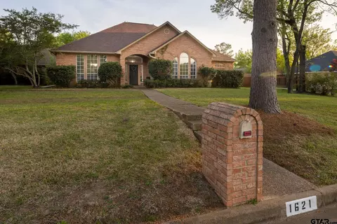 1621 Cimmarron Trl, Tyler, TX 75703