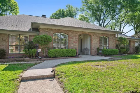 5800 Raleigh Dr, Tyler, TX 75703