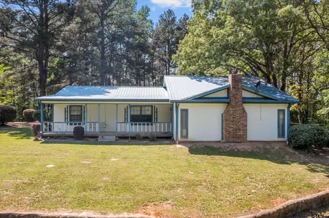 6053 Acr 103, Elkhart, TX 75839