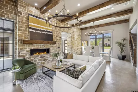 2623 Oak Aly, Tyler, TX 75703