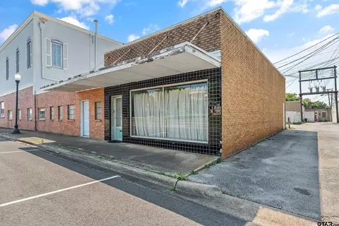 129 W 6th St, Rusk, TX 75785