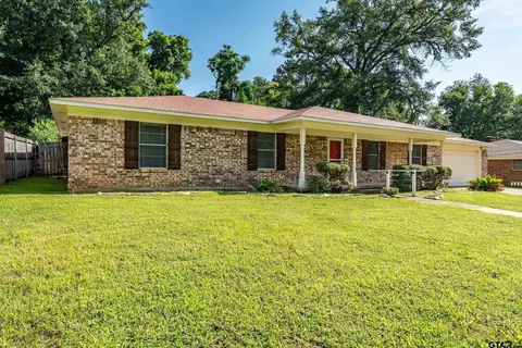 2002 Pinedale St, Jacksonville, TX 75766