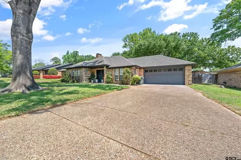 6214 Huntington Dr, Tyler, TX 75703