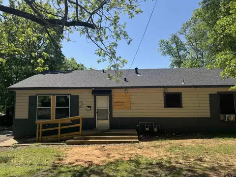 1026 W 1st St, Tyler, TX 75701
