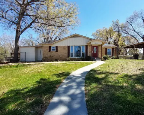 2208 Sampson Pl, Tyler, TX 75701