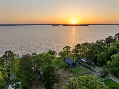 17223 Lake Side Dr, Flint, TX 75762