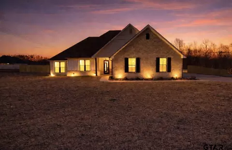349 Brooks Dr, Gladewater, TX 75647
